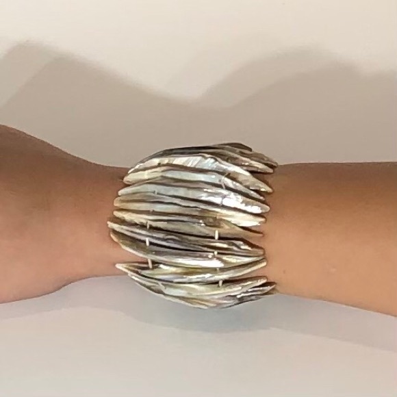 Sea Shell Stretch Brown & Ivory Bracelet - Picture 7 of 8